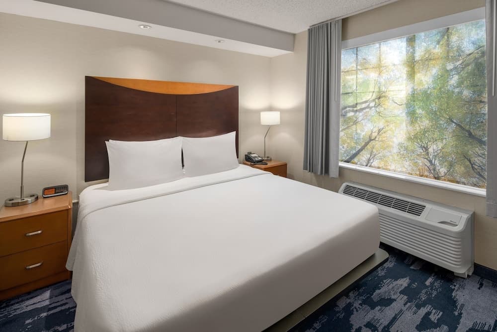 Fairfield Inn & Suites by Marriott Beaverton property views in Beaverton, OR — gallery photo 3