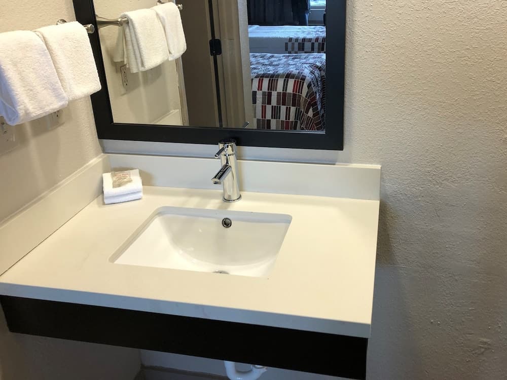 Red Roof Inn Greenville, NC gallery photo in Greenville, NC — image 16