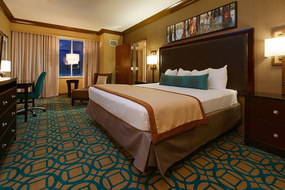 Riverwalk Casino Hotel interior in Vicksburg, MS — gallery photo 2