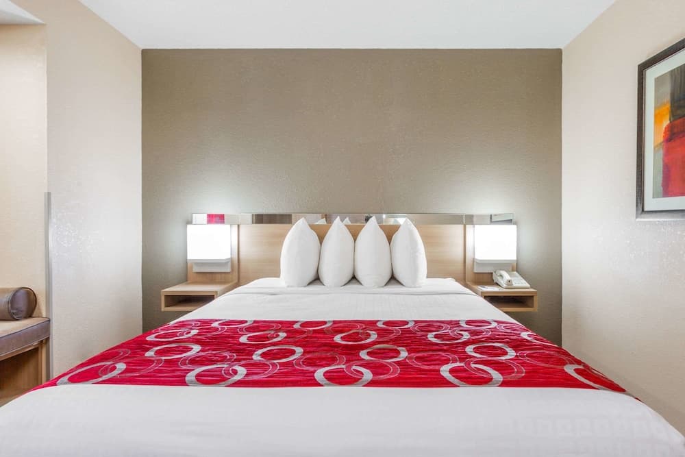 Microtel Inn & Suites by Wyndham Charleston WV gallery photo in South Charleston, WV — image 26