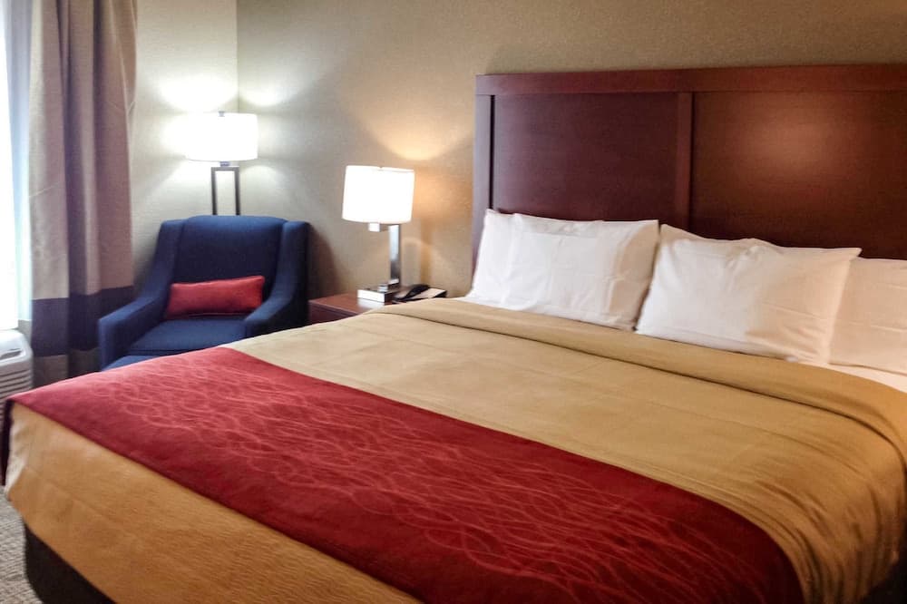 Comfort Inn & Suites Augusta property views in Augusta, KS — gallery photo 3