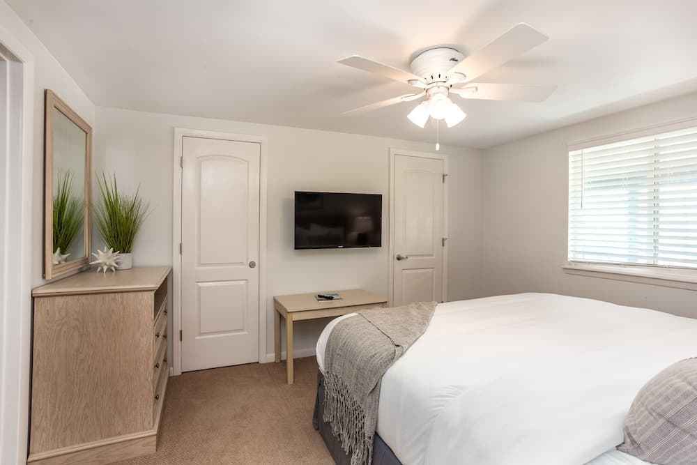 The Beach House gallery photo in Carolina Beach, NC — image 10
