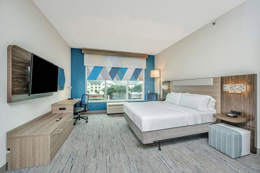 Holiday Inn Express & Suites Charleston Arpt-Conv Ctr Area property views in North Charleston, SC — gallery photo 3