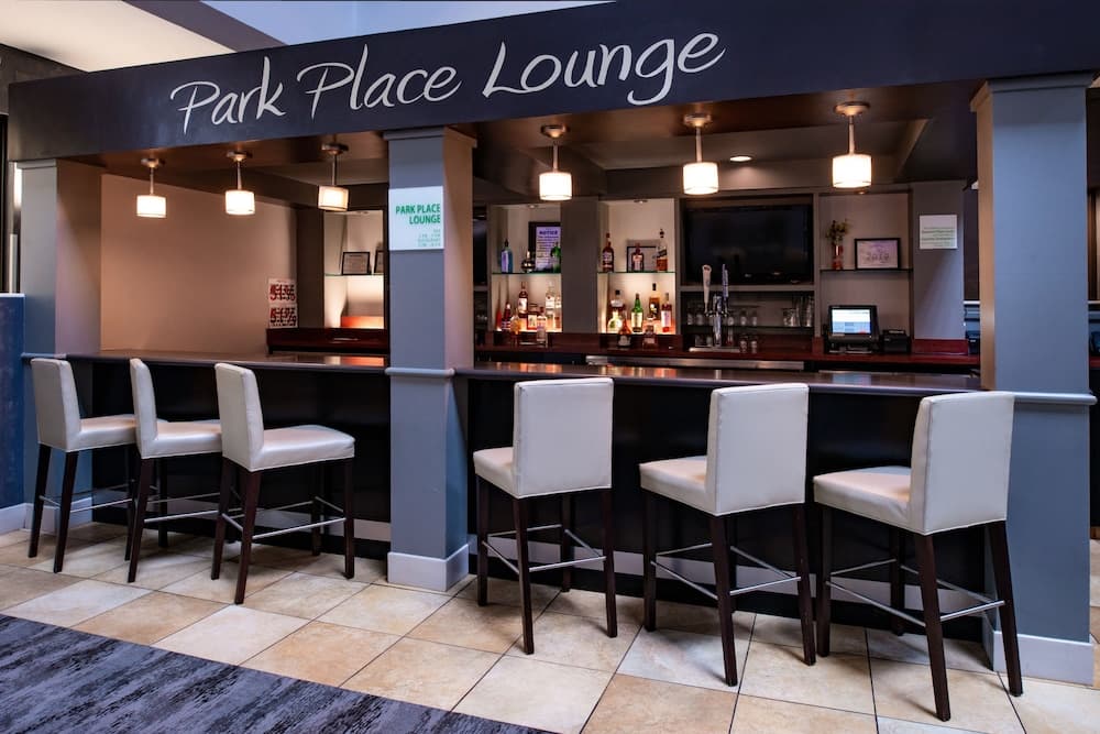 Holiday Inn Hotel & Suites Beaumont Plaza (I-10 & Walden) by IHG gallery photo in Beaumont, TX — image 14