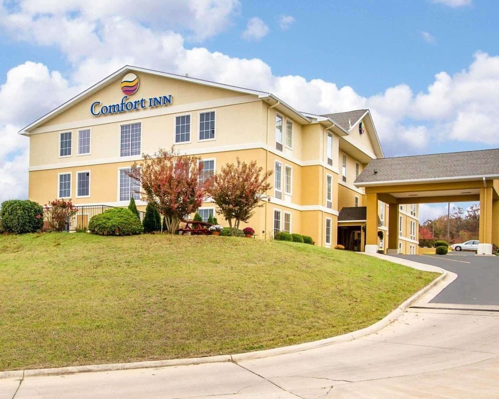 Comfort Inn Poplar Bluff North featured exterior or lobby in Poplar Bluff, MO — similar hotel