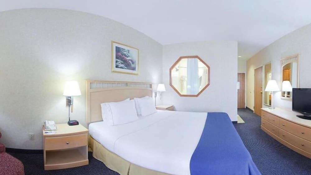 Abilene Inn & Suites property views in Abilene, KS — gallery photo 3
