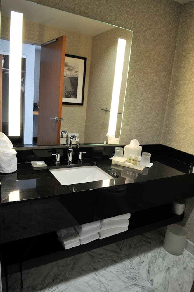 The Hotel at Kirkwood Center gallery photo in Cedar Rapids, IA — image 37