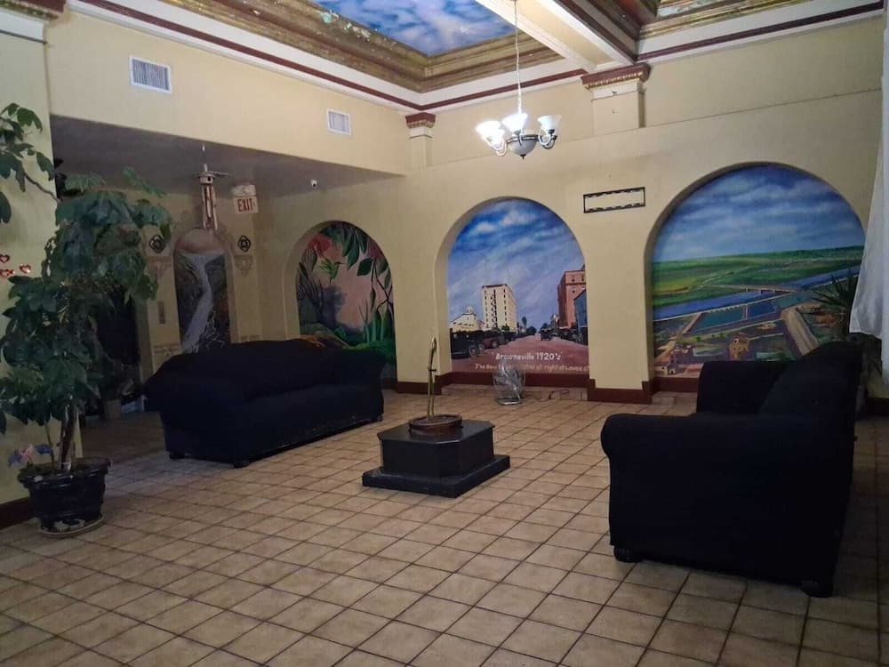 Hotel O Colonial Inn Brownsville Tx interior in Brownsville, TX — gallery photo 2