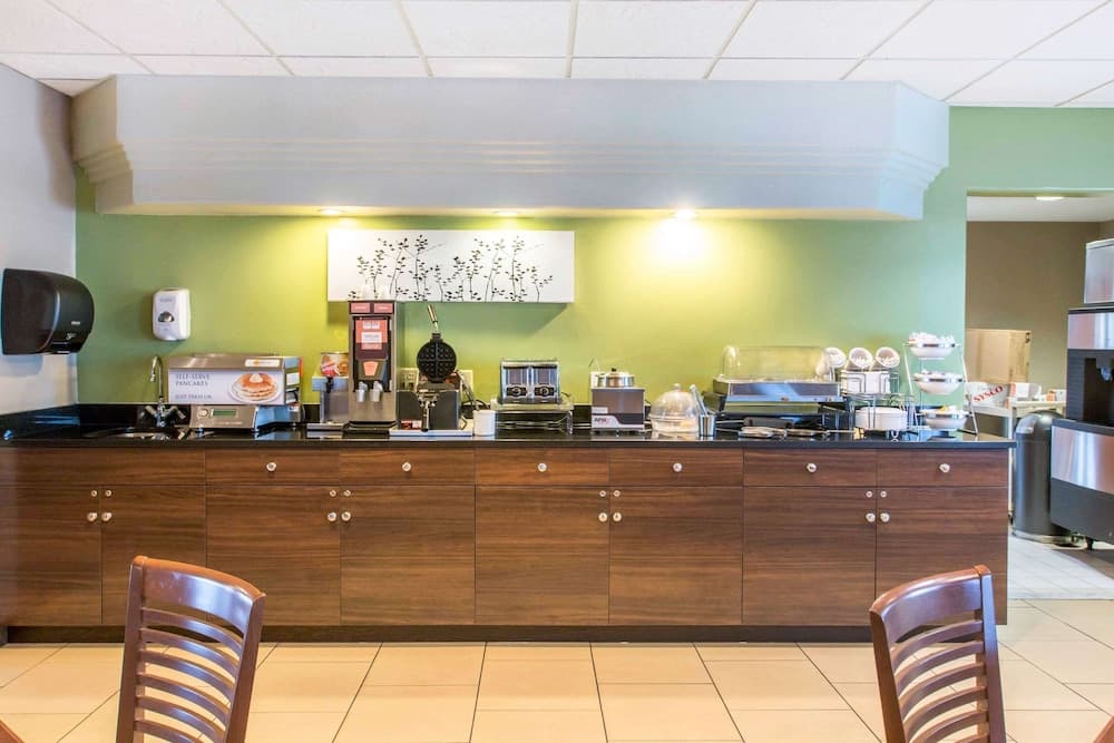 Sleep Inn & Suites Oregon - Toledo gallery photo in Oregon, OH — image 50