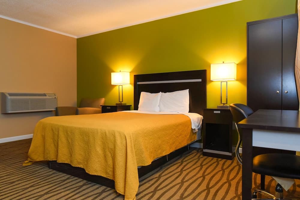 Capital Inn & Suites property views in Rensselaer, NY — gallery photo 3