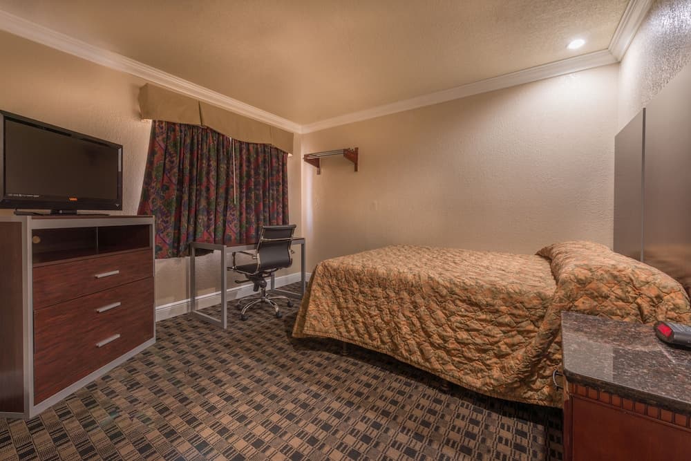 Edgewater Inn Reedley gallery photo in Reedley, CA — image 12