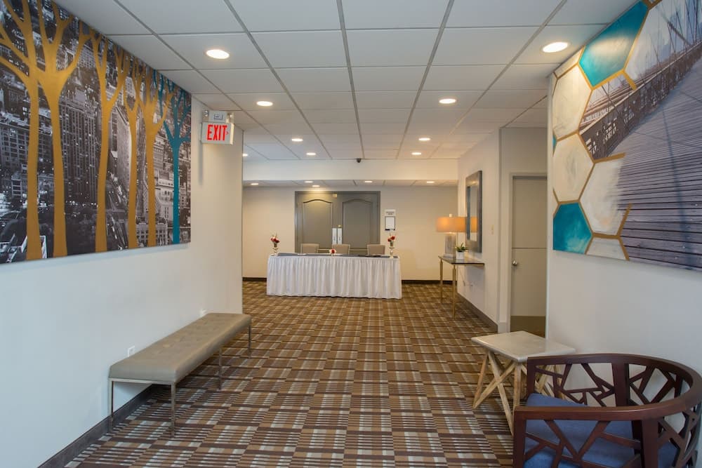 The Kenilworth Hotel - Airport West gallery photo in Kenilworth, NJ — image 16
