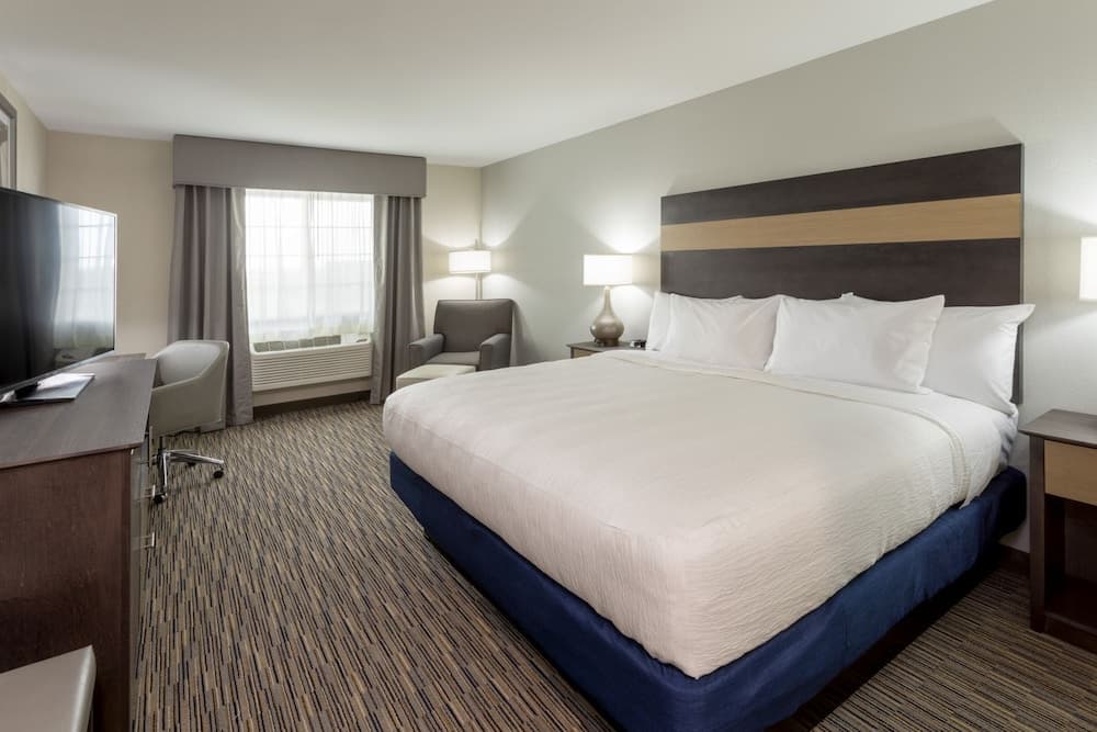 GrandStay Hotel & Suites Kaukauna interior in Kaukauna, WI — gallery photo 2