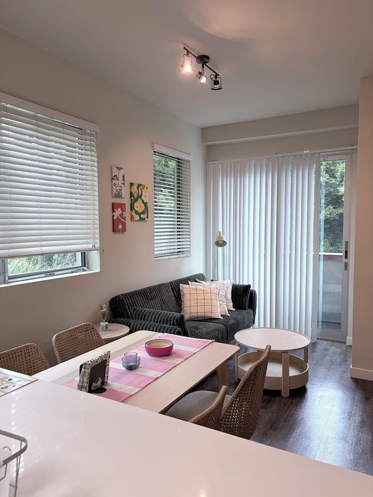 Bp Crest property views in Los Angeles, CA — gallery photo 3