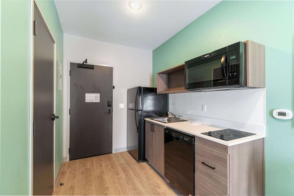 ECHO Suites Extended Stay by Wyndham Dallas Plano/Richardson gallery photo in Plano, TX — image 18