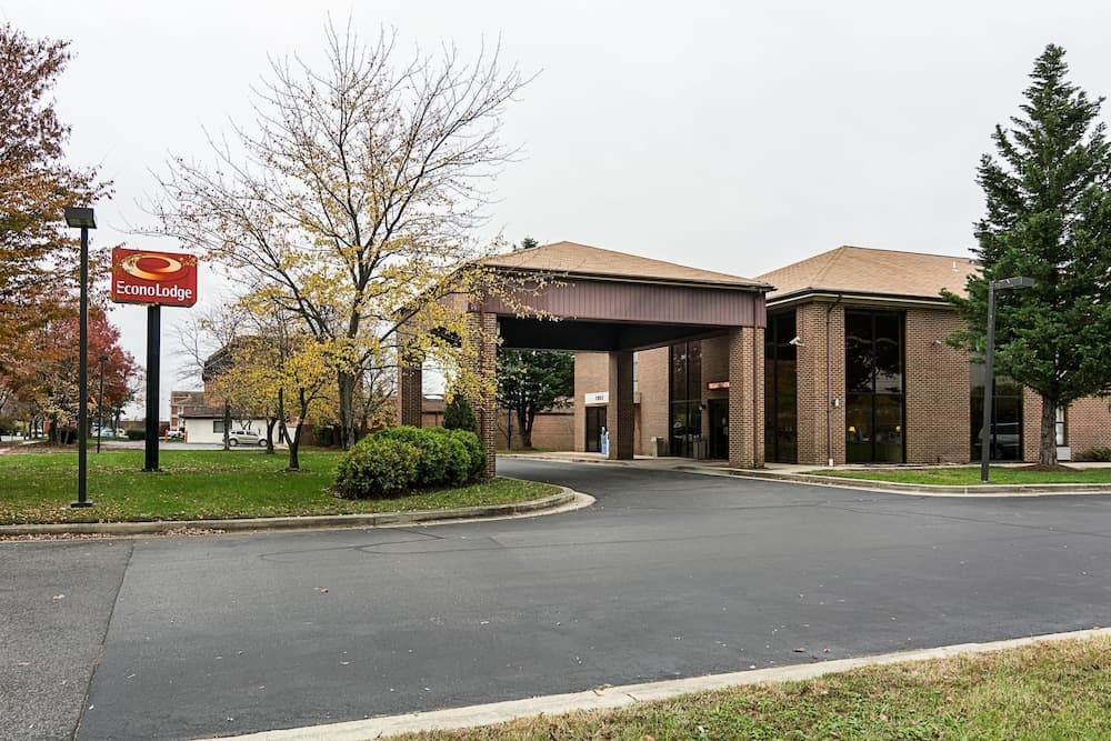 Econo Lodge Andrews Air Force Base featured exterior or lobby in Clinton, MD — similar hotel