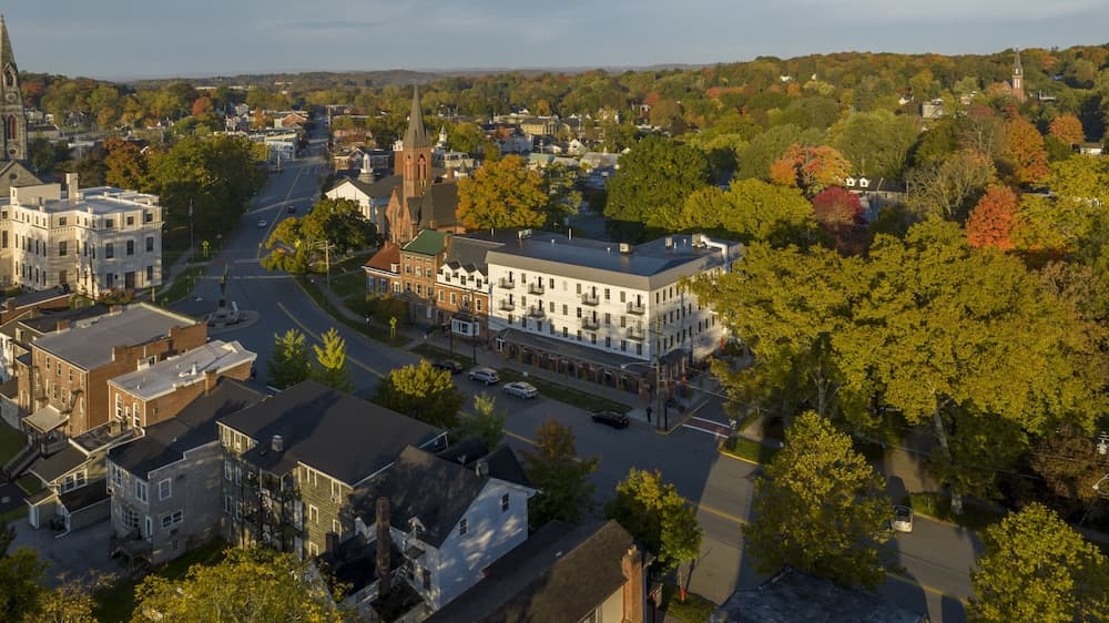 The Orange Inn Boutique Hotel — hotel in Goshen, Indiana