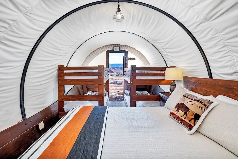Zion White Bison interior in Virgin, UT — gallery photo 2