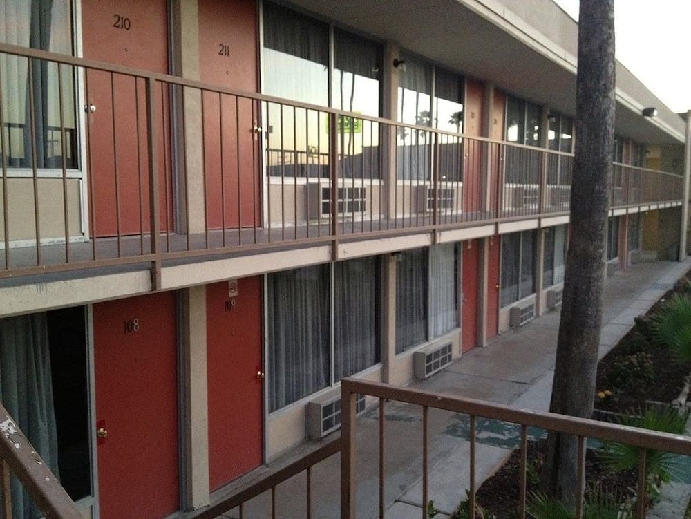 Su Casa Inn & Suites — hotel in Harlingen, Texas