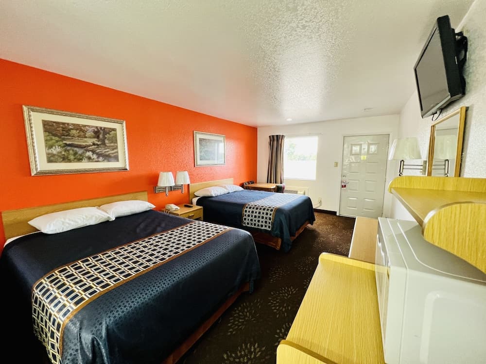 GREYSTONE INN property views in Bridgeport, TX — gallery photo 3