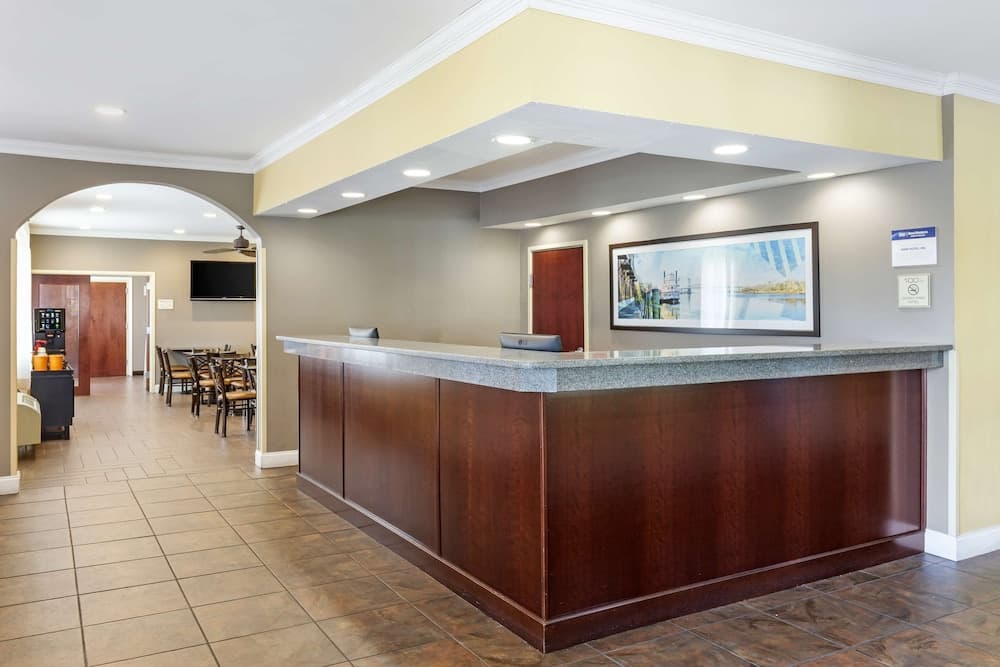 Best Western Plus Wilmington/Carolina Beach property views in Wilmington, NC — gallery photo 3