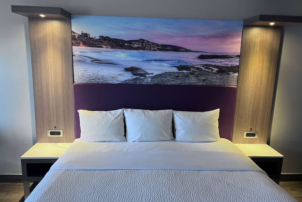 La Quinta Inn by Wyndham Costa Mesa / Newport Beach gallery photo in Costa Mesa, CA — image 21