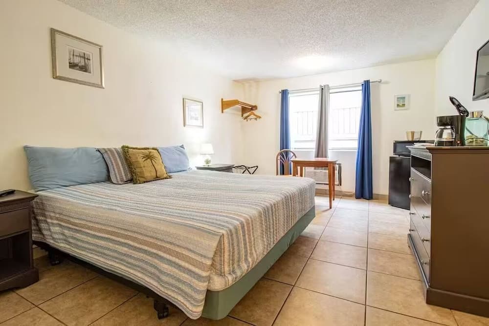 The Ridge Hotel - Manitou Springs property views in Manitou Springs, CO — gallery photo 3