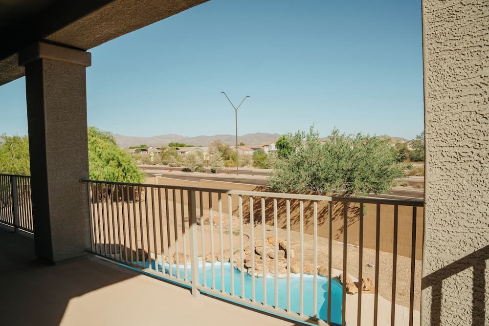 Large Family Home Near Phoenix gallery photo in Buckeye, AZ — image 7