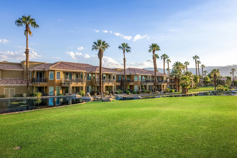 Marriott's Desert Springs Villas II featured exterior or lobby in Palm Desert, CA — similar hotel