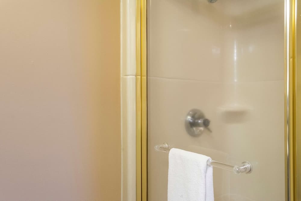 Sleep Inn Bend Crossroads Plaza property views in Bend, OR — gallery photo 3