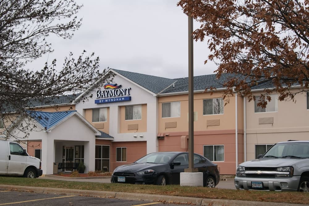 Baymont by Wyndham Coon Rapids featured exterior or lobby in Coon Rapids, MN — similar hotel