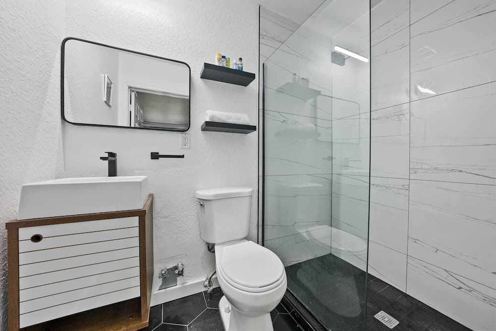 Las Olas Guest House property views in Fort Lauderdale, FL — gallery photo 3