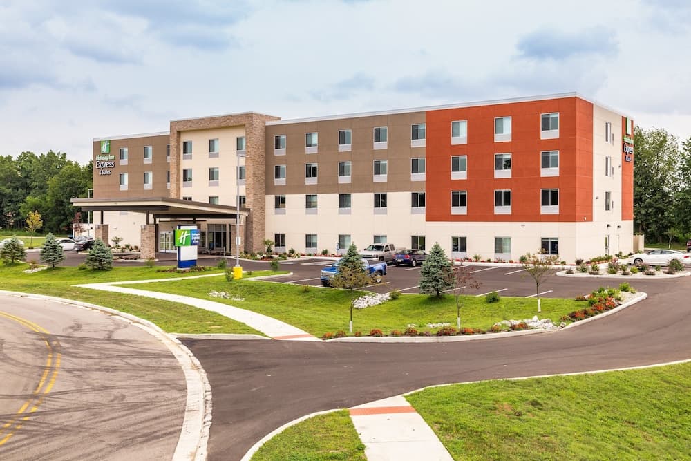 Holiday Inn Express & Suites Elkhart North by IHG featured exterior or lobby in Elkhart, IN — similar hotel