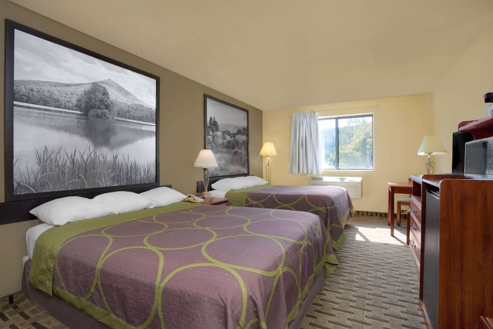 Super 8 by Wyndham Lynchburg VA gallery photo in Lynchburg, VA — image 9