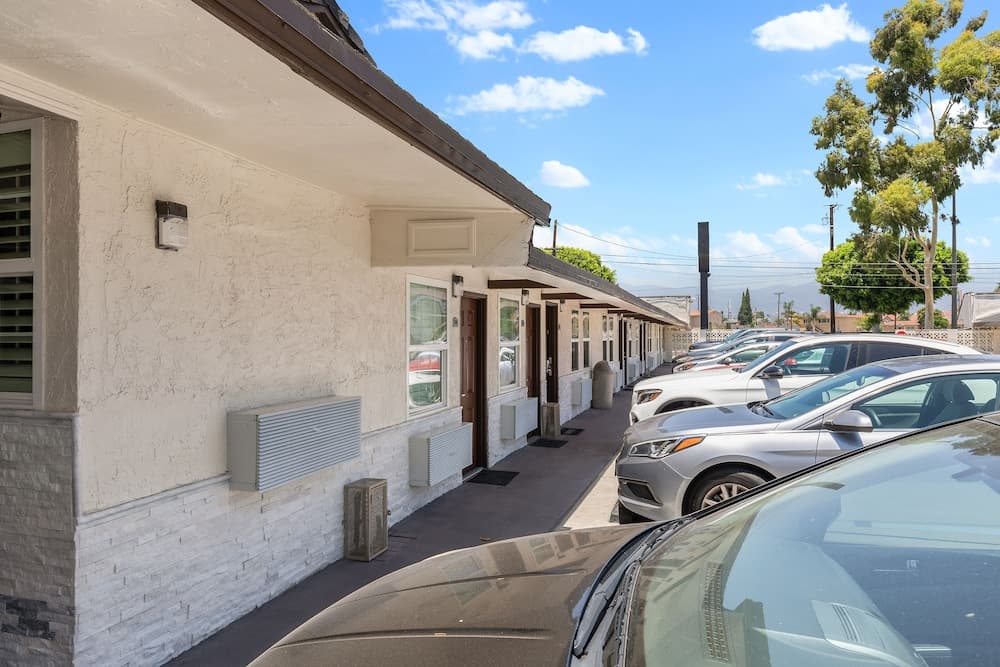 Le Blanc Inn & Suites gallery photo in El Monte, CA — image 44