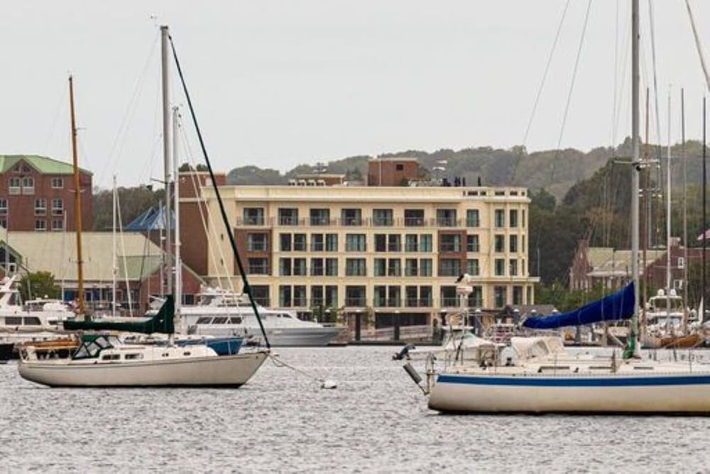 The Brenton Hotel — hotel in Newport, Rhode Island
