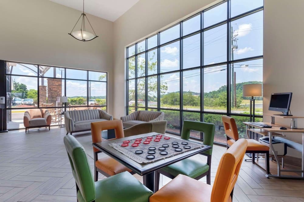 Comfort Suites Kodak Sevierville property views in Kodak, TN — gallery photo 3