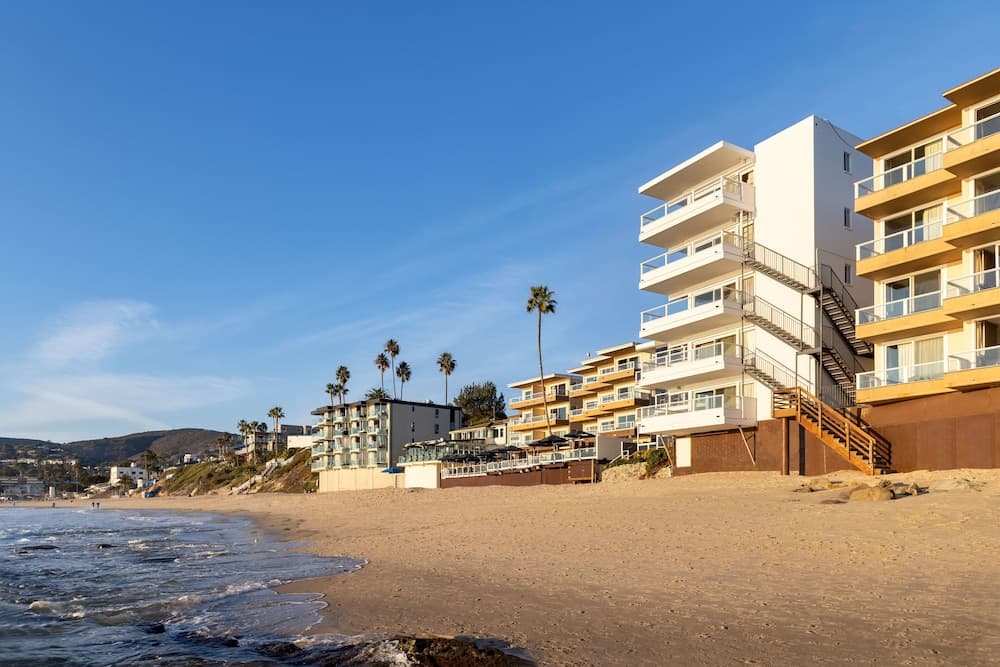 Pacific Edge Oceanfront Hotel property views in Laguna Beach, CA — gallery photo 3