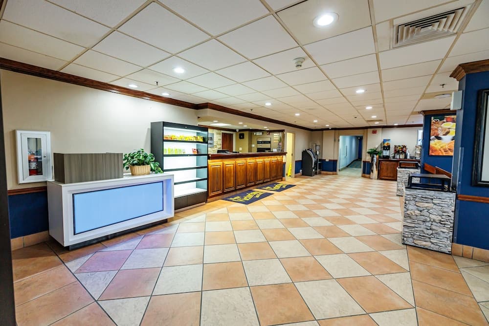 New Victorian Inn & Suites property views in Omaha, NE — gallery photo 3