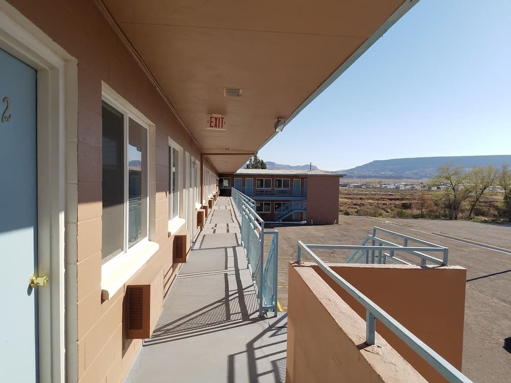 Leisure Lodge Motel — hotel in Grants, New Mexico