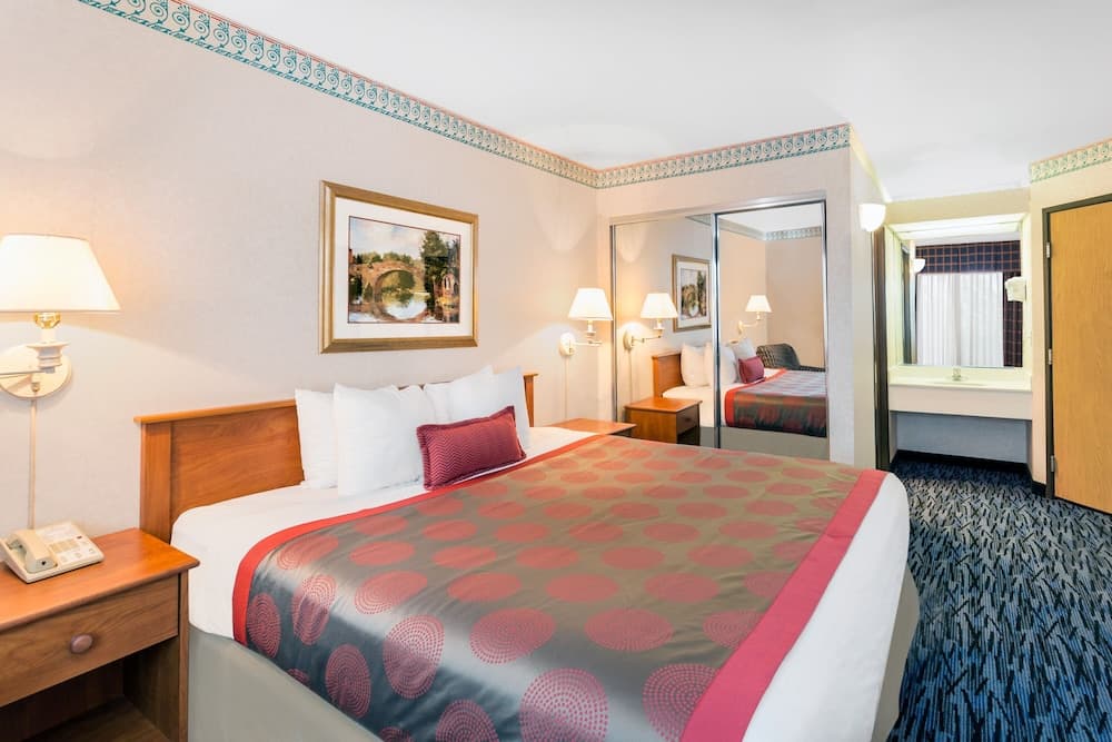 Ramada by Wyndham Kent Seattle Area gallery photo in Kent, WA — image 27