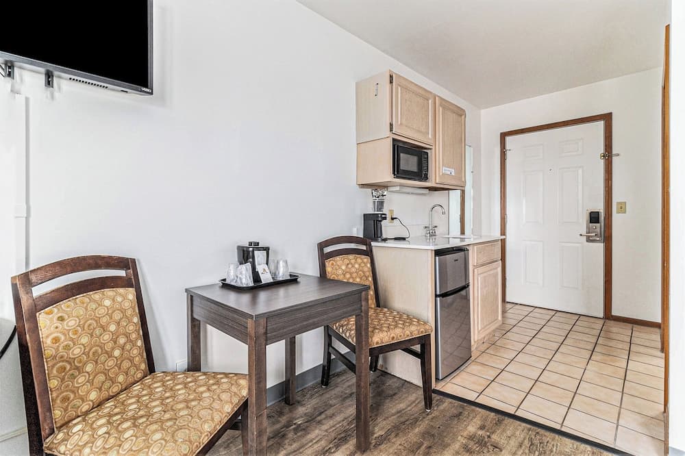 Snyder's Shoreline Inn gallery photo in Ludington, MI — image 70