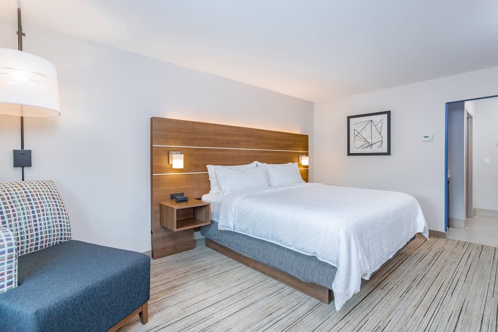 Holiday Inn Express & Suites Elkhart North by IHG gallery photo in Elkhart, IN — image 23