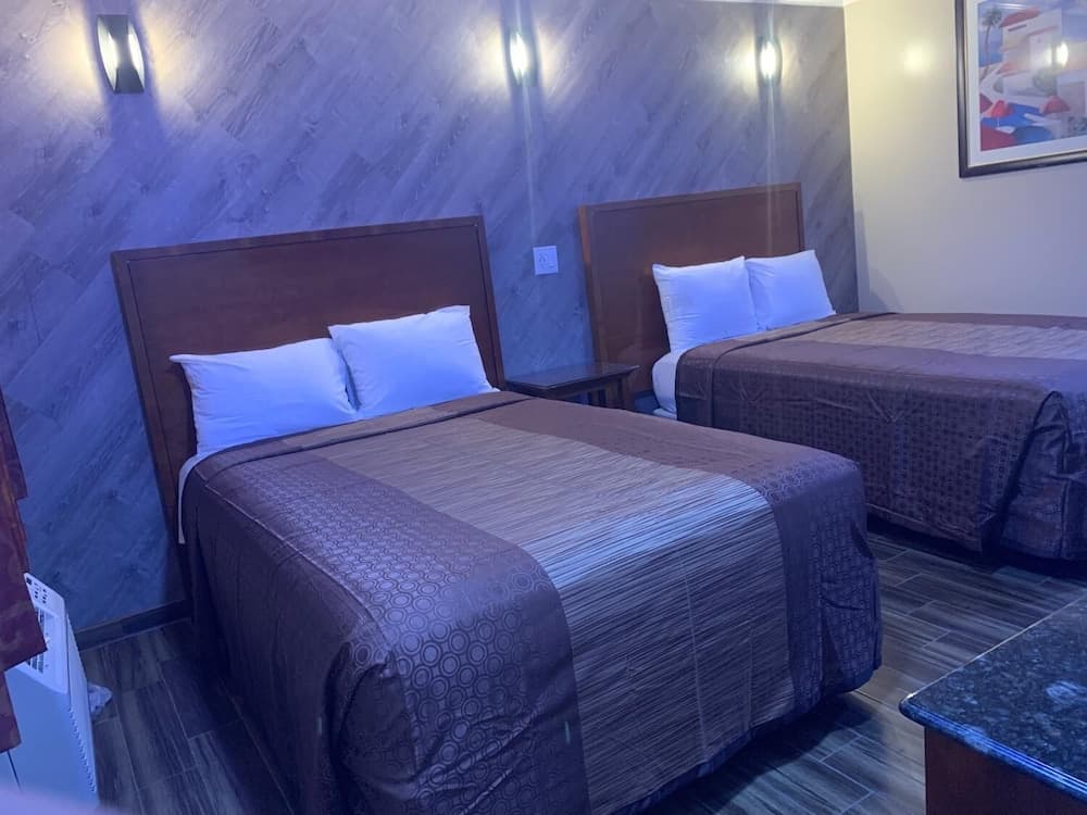 Mesa Motel gallery photo in Costa Mesa, CA — image 6