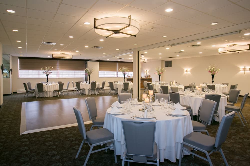 The Kenilworth Hotel - Airport West gallery photo in Kenilworth, NJ — image 5