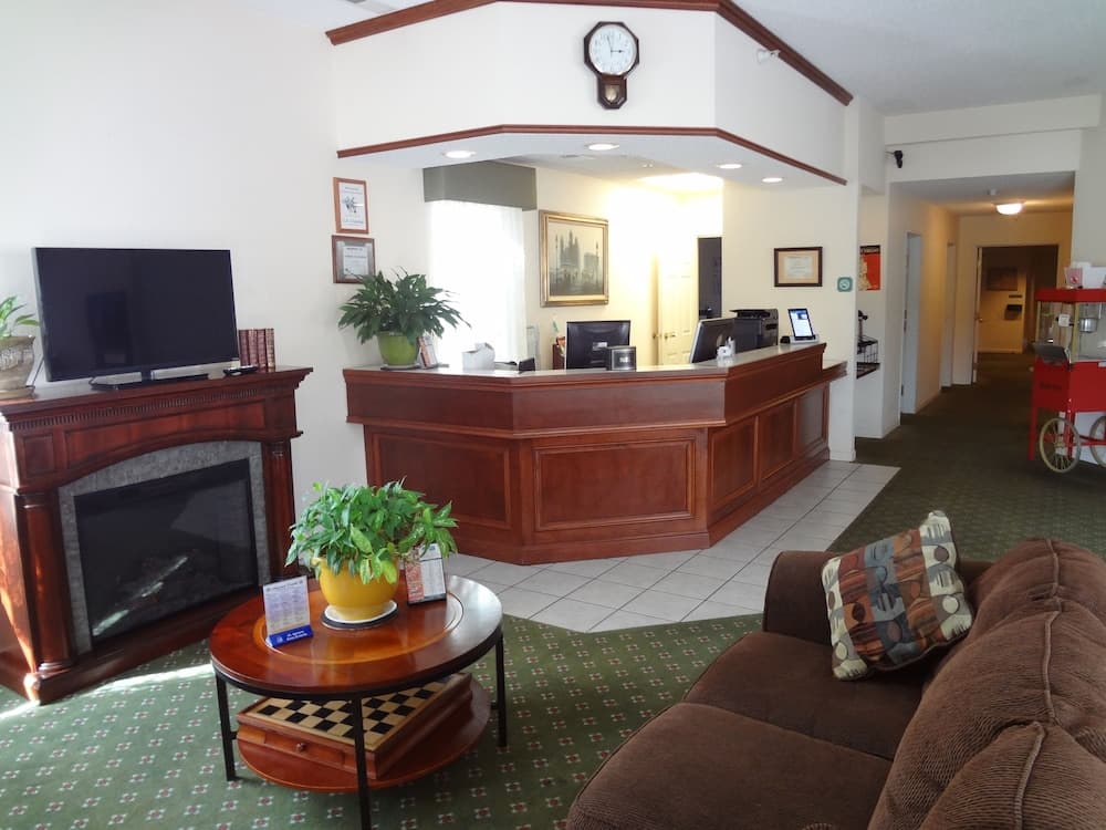 Voyager Inn property views in St Ignace, MI — gallery photo 3