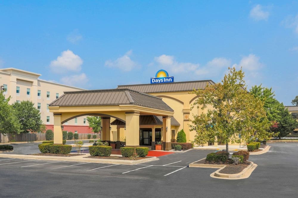 Days Inn by Wyndham Newark Wilmington featured exterior or lobby in Newark, DE — similar hotel