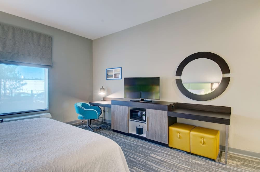 Hampton Inn & Suites Boston/Stoughton gallery photo in Stoughton — image 45