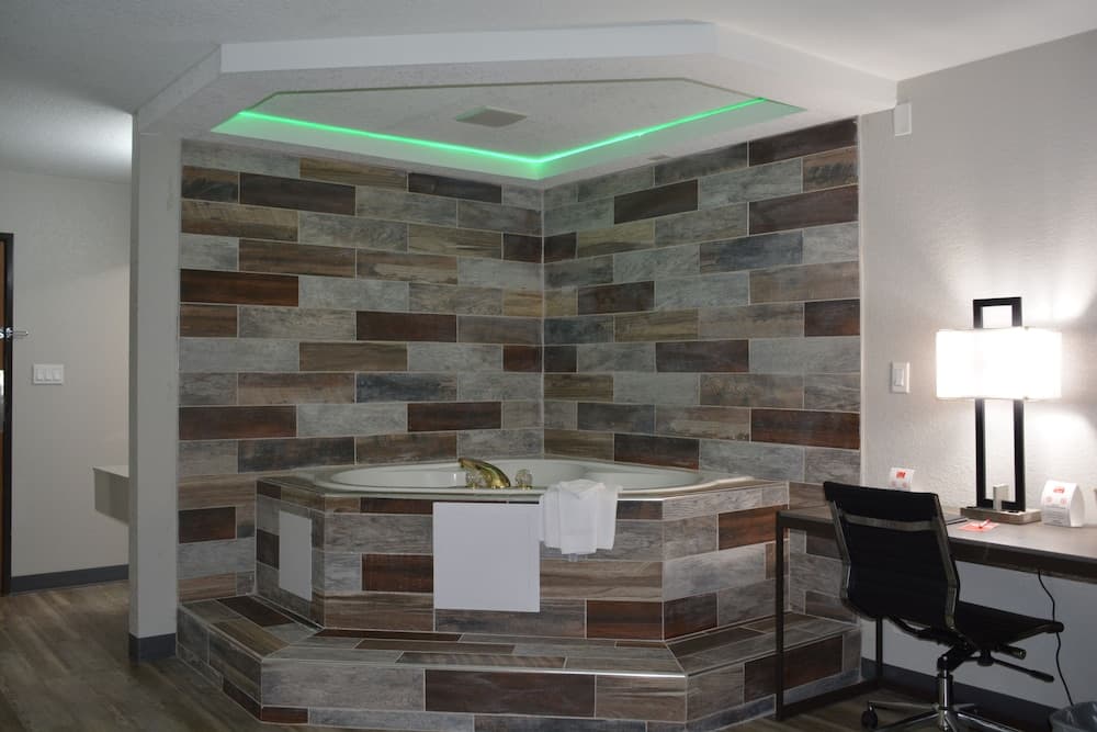 Sonesta Essential Des Moines property views in Des Moines, IA — gallery photo 3