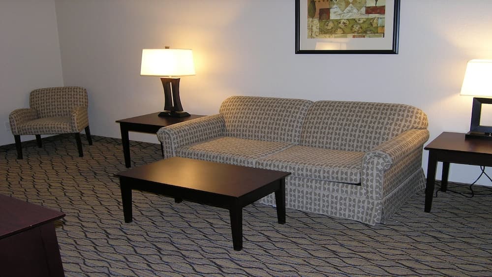 Holiday Inn Express & Suites Belle Vernon by IHG property views in Belle Vernon, PA — gallery photo 3
